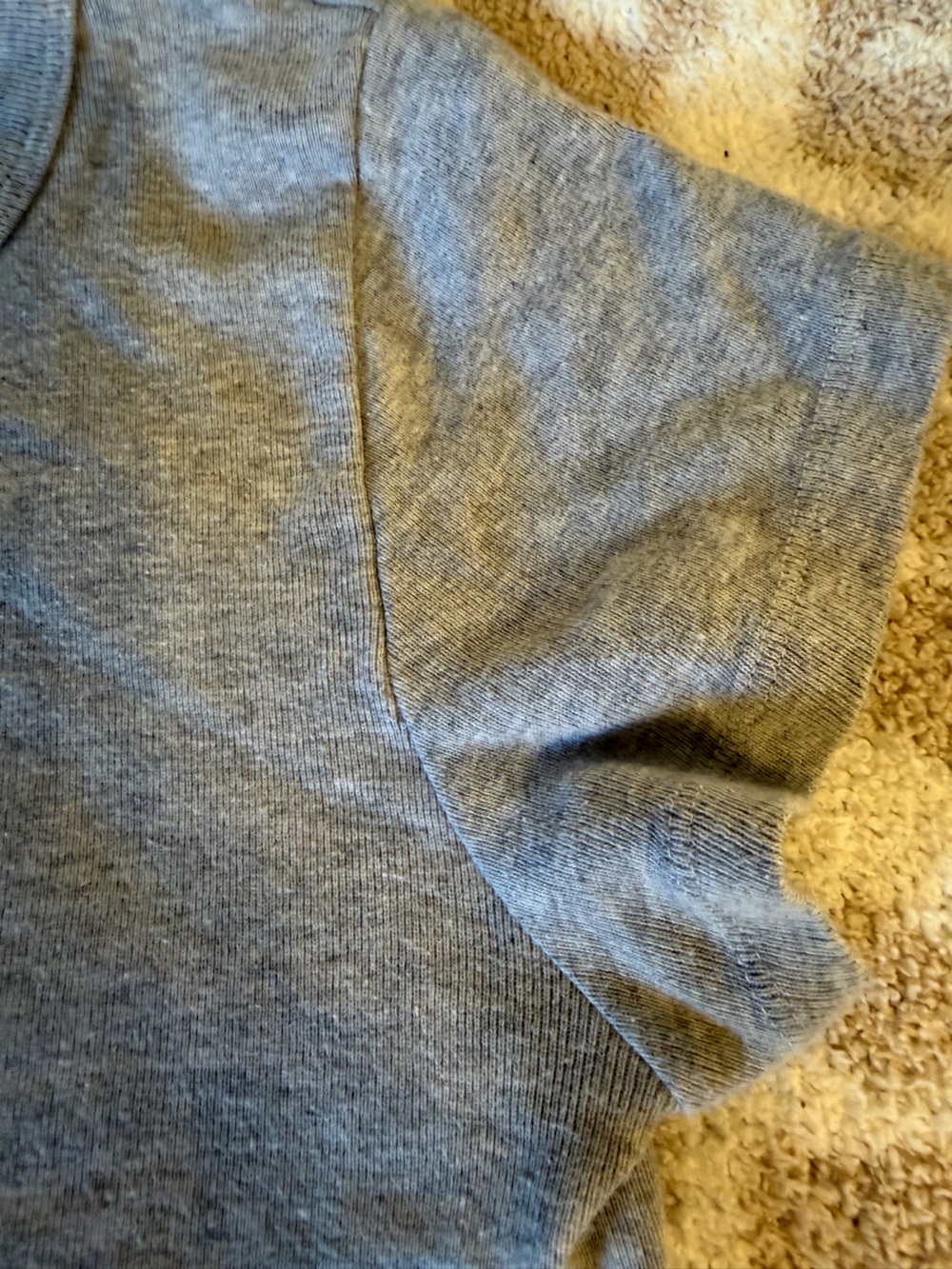 Brandy Melville Gray Short Sleeve Tee with Red "New York" Graphic - Picture 4 of 7